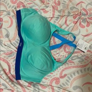 Victoria’s sport light weight bra